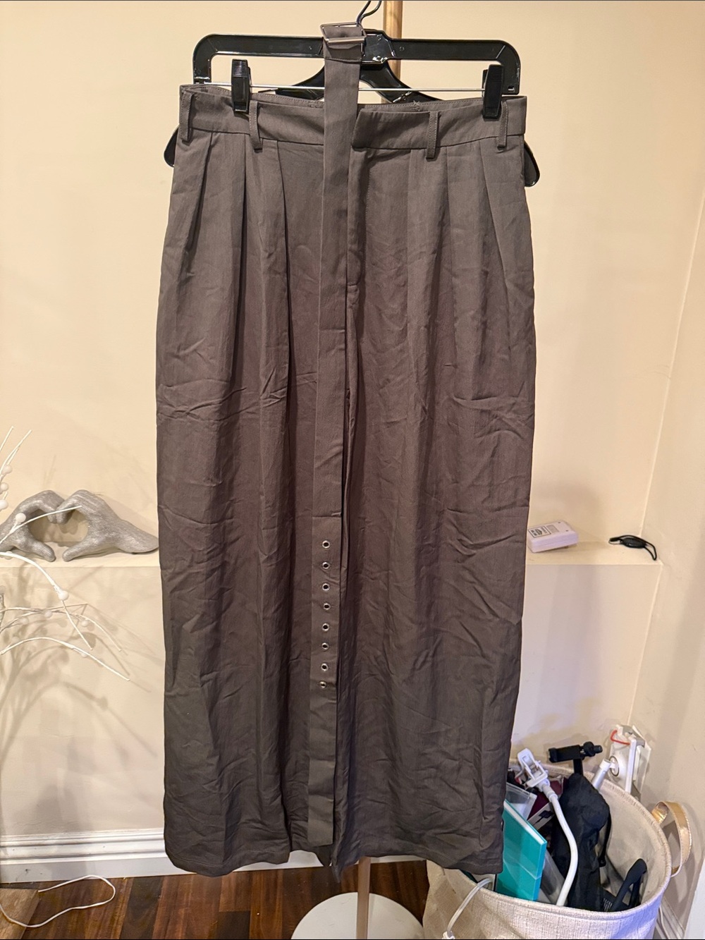 Commense wide leg pleated pants dark olive M